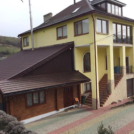 Апартаменти На Підгірній Volovets Eksteriør bilde