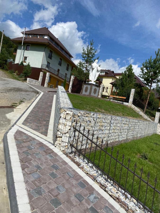 Апартаменти На Підгірній Volovets Eksteriør bilde